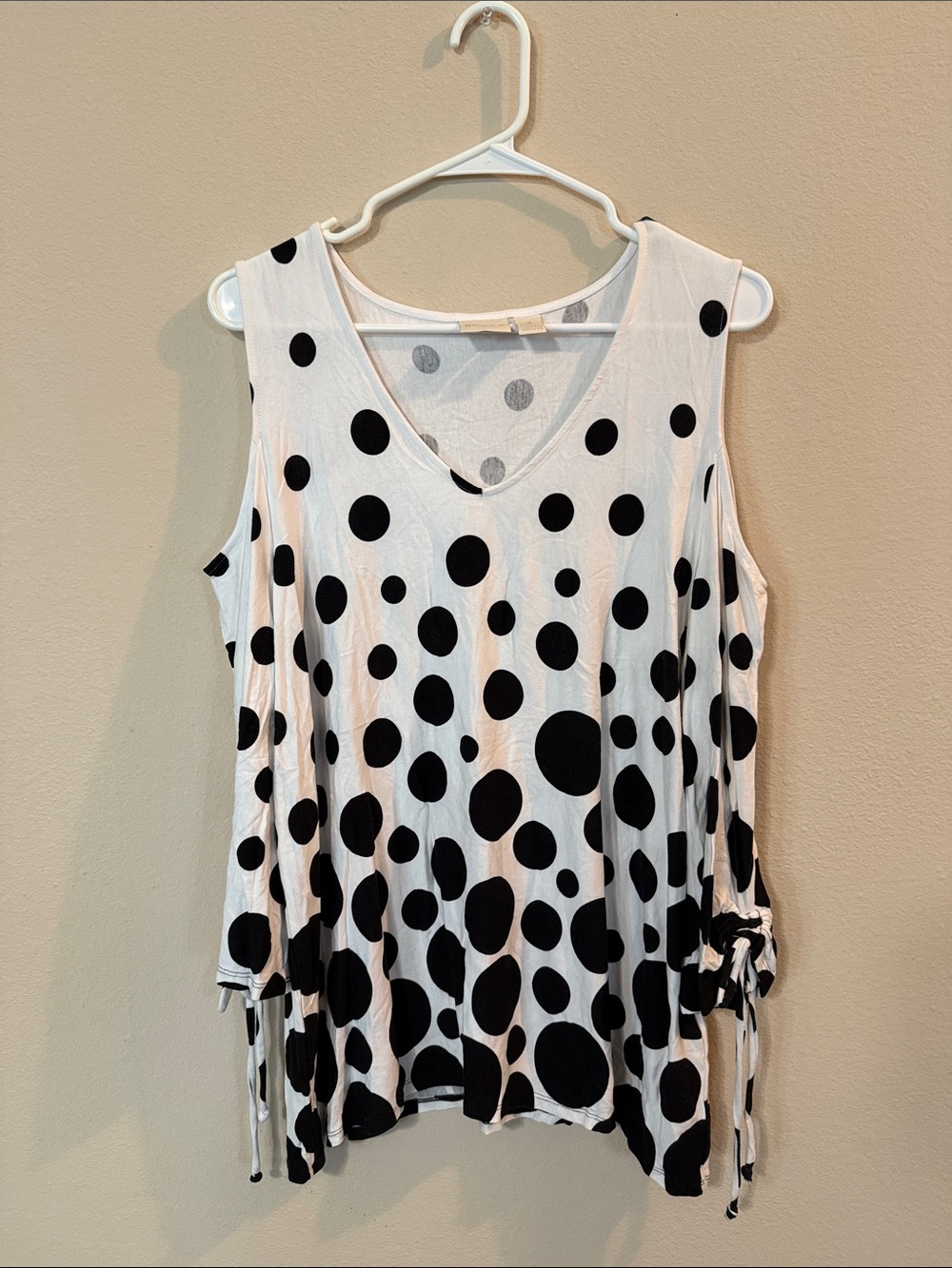 Polka Dot V-Neck Sleeveless Top - Black and White